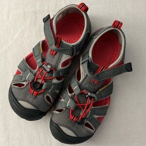 Keen Kid’s Seacamp II CNX Water Sandals Size 3 Gray Red